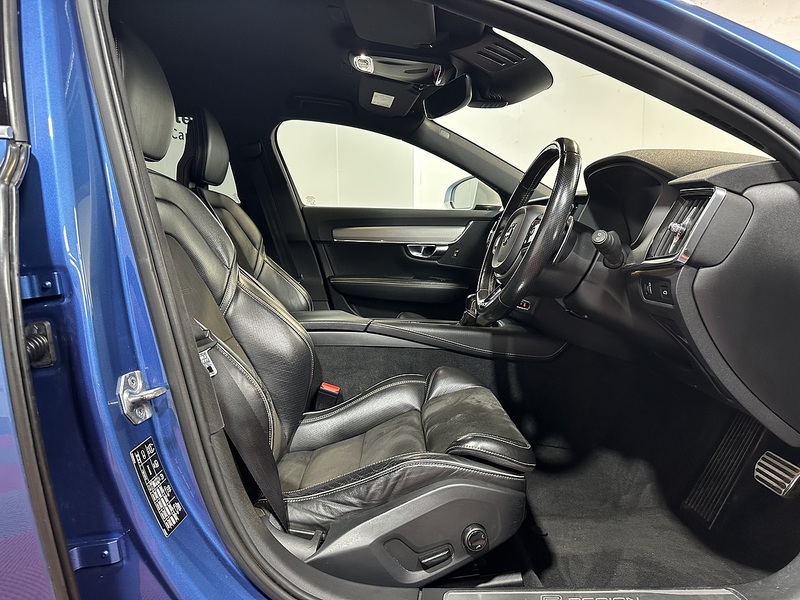 Volvo V90 D4 R-Design - U1503