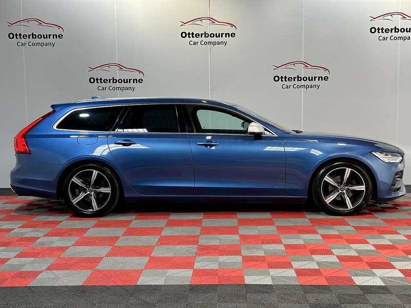 Volvo V90 D4 R-Design - U1503