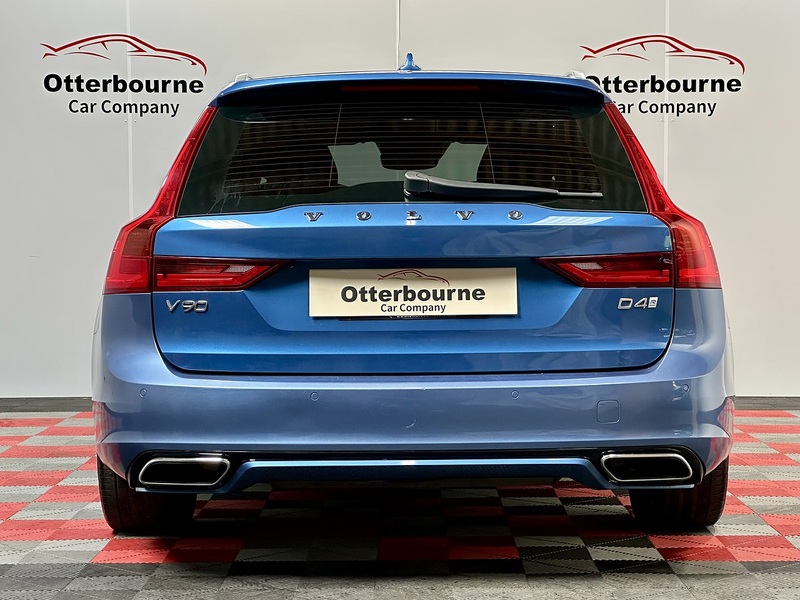 Volvo V90 D4 R-Design - U1503