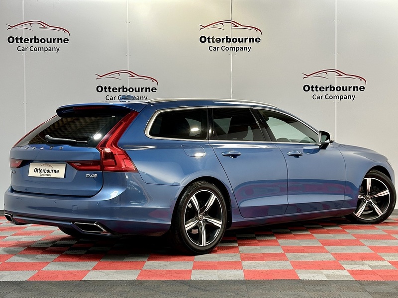 Volvo V90 D4 R-Design - U1503