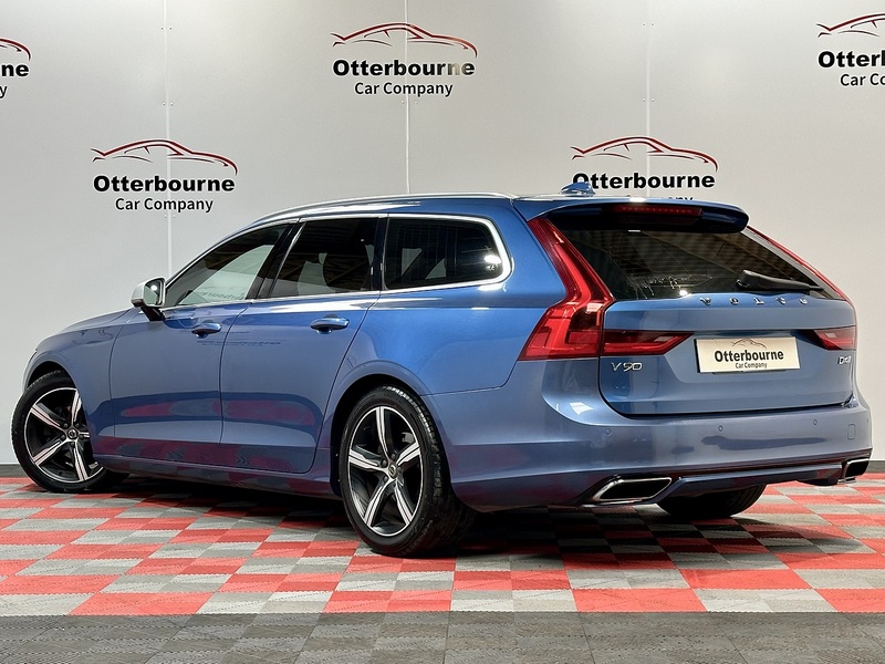 Volvo V90 D4 R-Design - U1503