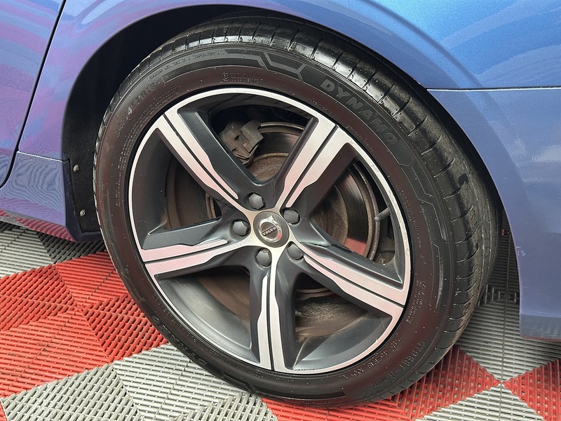 Volvo V90 D4 R-Design - U1503