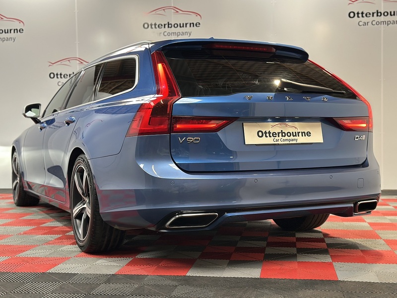 Volvo V90 D4 R-Design - U1503