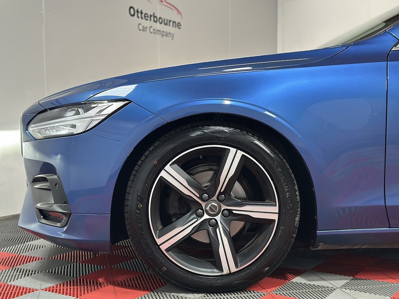 Volvo V90 D4 R-Design - U1503