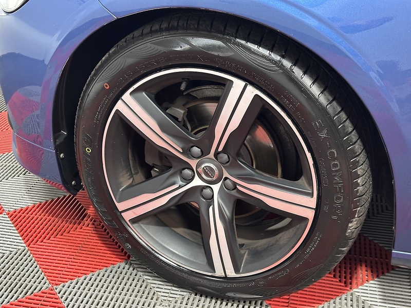 Volvo V90 D4 R-Design - U1503
