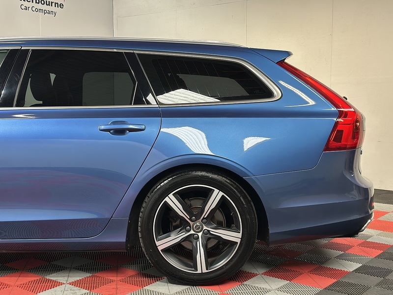 Volvo V90 D4 R-Design - U1503