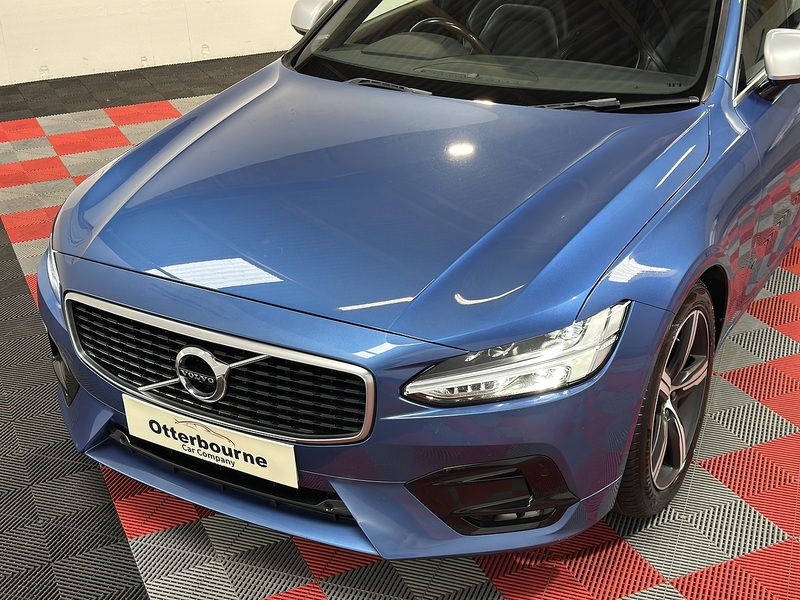 Volvo V90 D4 R-Design - U1503