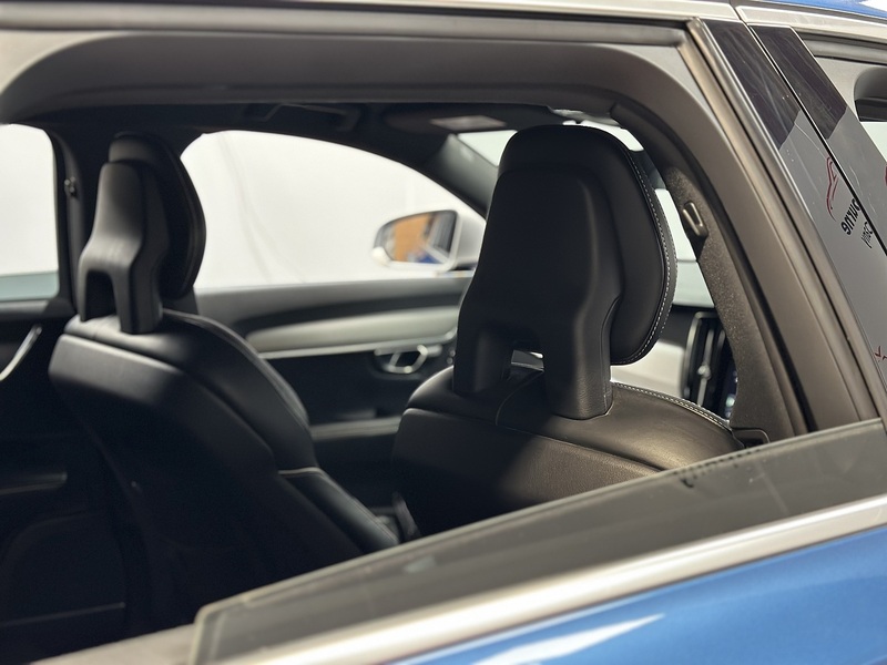 Volvo V90 D4 R-Design - U1503