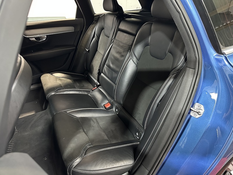 Volvo V90 D4 R-Design - U1503