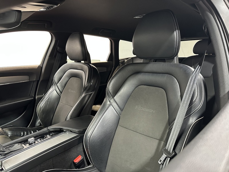 Volvo V90 D4 R-Design - U1503