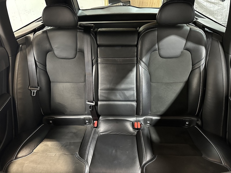 Volvo V90 D4 R-Design - U1503