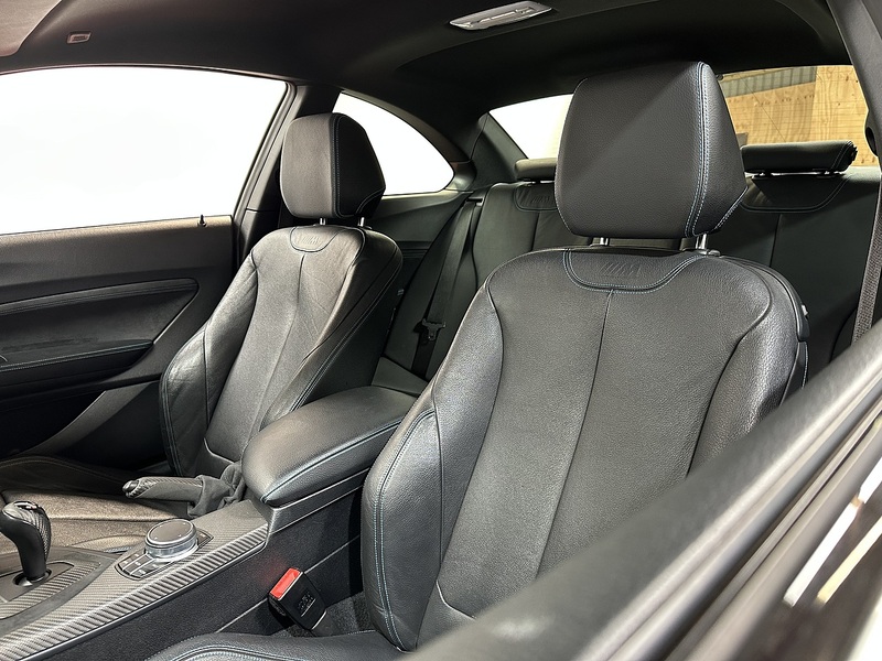 BMW M2 i - U1505