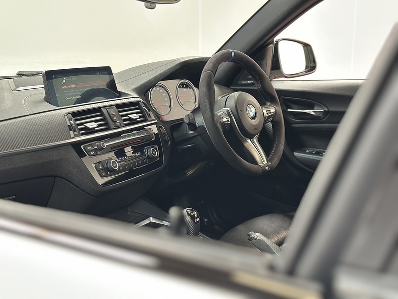 BMW M2 i - U1505