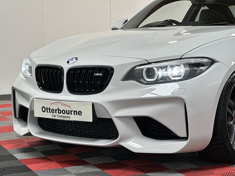 BMW M2 i - U1505