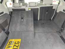 Land Rover Discovery SD4 HSE Luxury