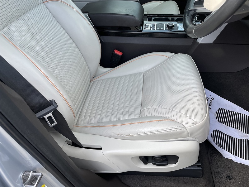 Land Rover 2.0 SD4 HSE Luxury SUV 5dr Diesel Auto 4WD Euro 6 (s/s) (240 ps)