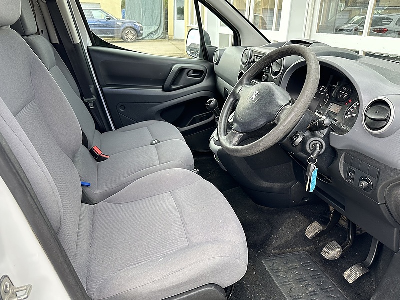 Ford 1.8 TDCi T230 Panel Van 4dr Diesel Manual L3 H3 DPF (89 bhp)