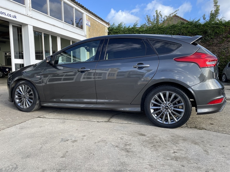 Ford 1.0T EcoBoost ST-Line Hatchback 5dr Petrol Manual Euro 6 (s/s) (140 ps)