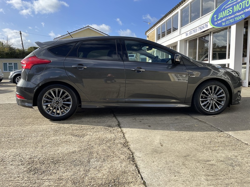 Ford 1.0T EcoBoost ST-Line Hatchback 5dr Petrol Manual Euro 6 (s/s) (140 ps)
