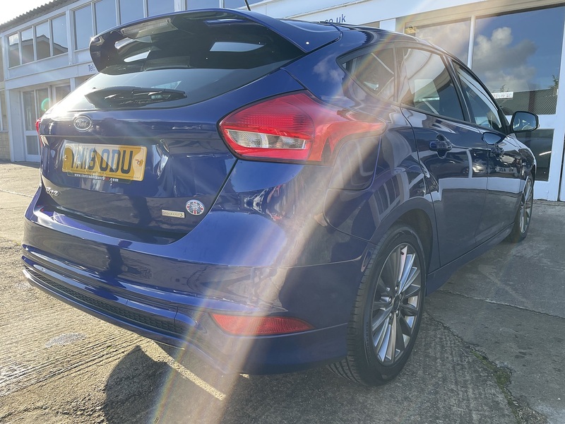 Ford 1.0T EcoBoost ST-Line Hatchback 5dr Petrol Manual Euro 6 (s/s) (140 ps)