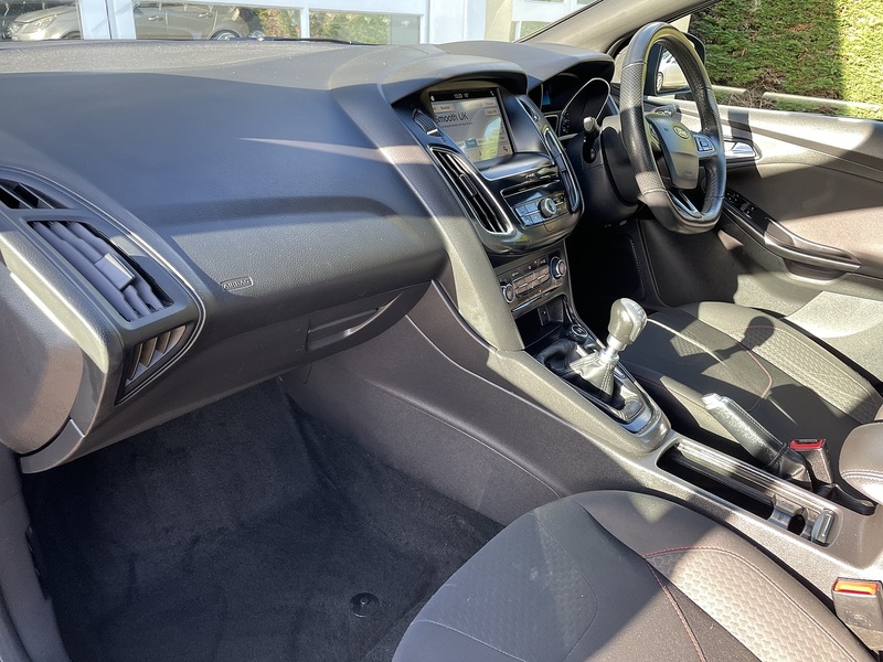 Ford 1.0T EcoBoost ST-Line Hatchback 5dr Petrol Manual Euro 6 (s/s) (140 ps)