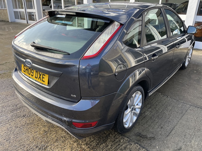 Ford 1.6 Zetec S Hatchback 5dr Petrol Manual (157 g/km, 113 bhp)