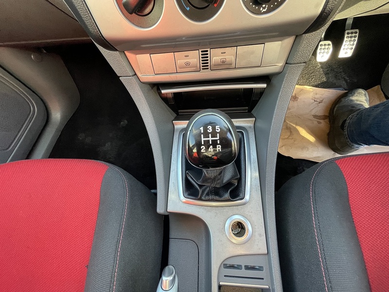 Ford 1.6 Zetec S Hatchback 5dr Petrol Manual (157 g/km, 113 bhp)