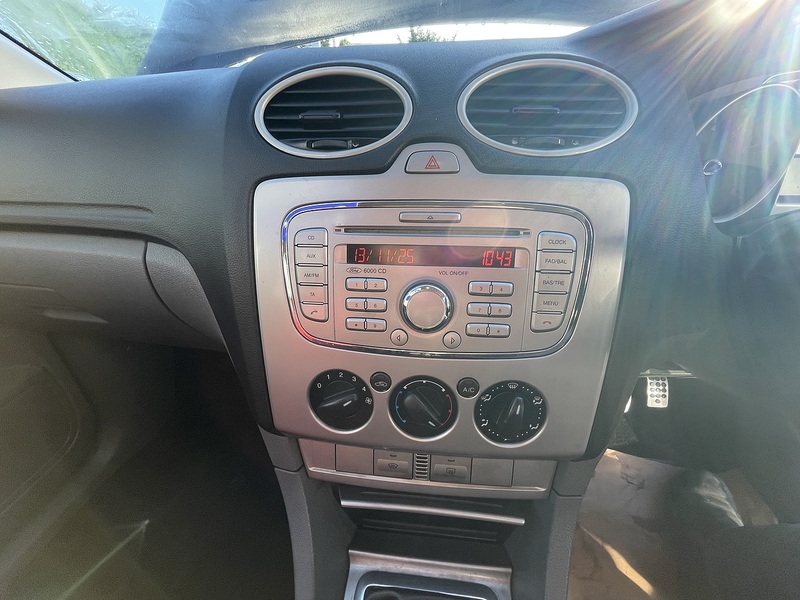 Ford 1.6 Zetec S Hatchback 5dr Petrol Manual (157 g/km, 113 bhp)