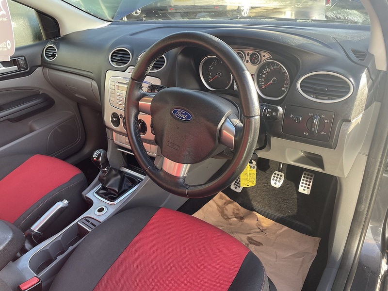 Ford 1.6 Zetec S Hatchback 5dr Petrol Manual (157 g/km, 113 bhp)