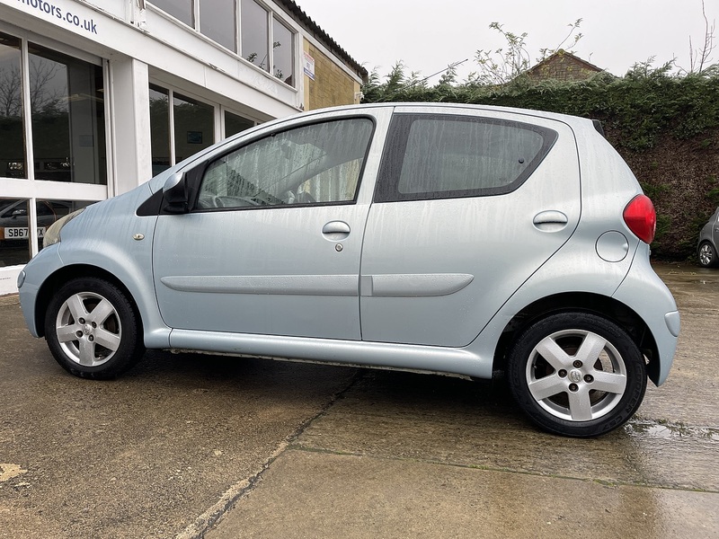 Toyota AYGO  Hatchback 1.0 Manual Petrol