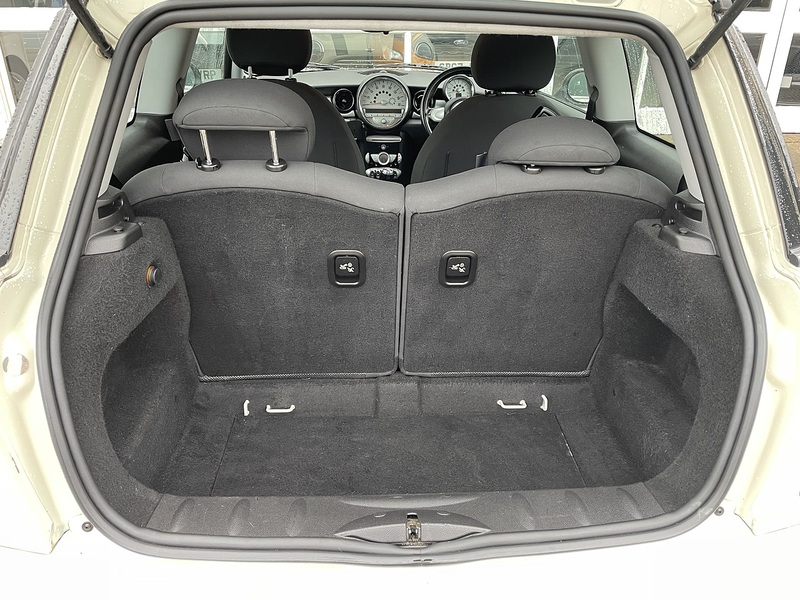 MINI 1.6 Cooper Hatchback 3dr Petrol Manual Euro 4 (120 ps)