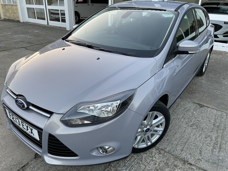 Ford 1.0T EcoBoost Titanium Hatchback 5dr Petrol Manual Euro 5 (s/s) (100 ps)