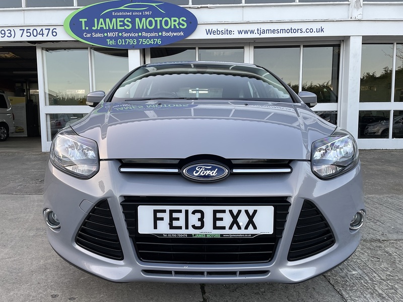 Ford 1.0T EcoBoost Titanium Hatchback 5dr Petrol Manual Euro 5 (s/s) (100 ps)