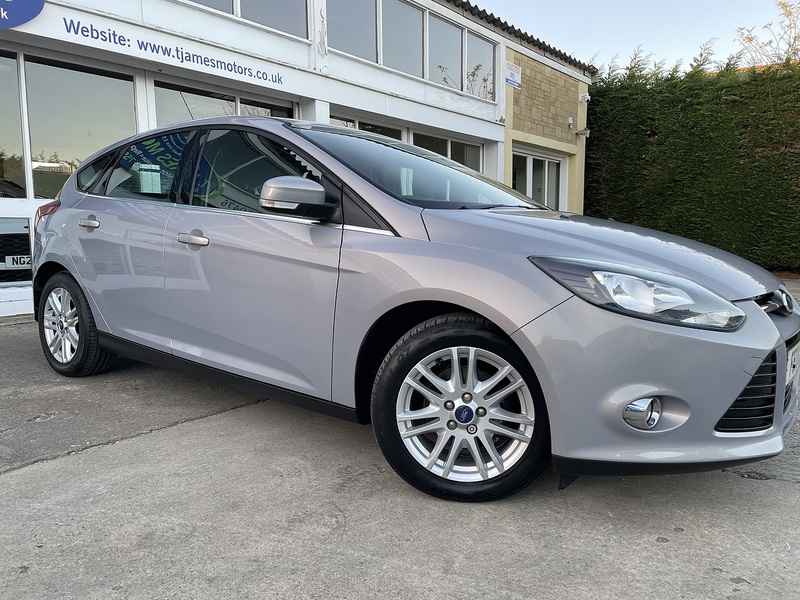 Ford 1.0T EcoBoost Titanium Hatchback 5dr Petrol Manual Euro 5 (s/s) (100 ps)