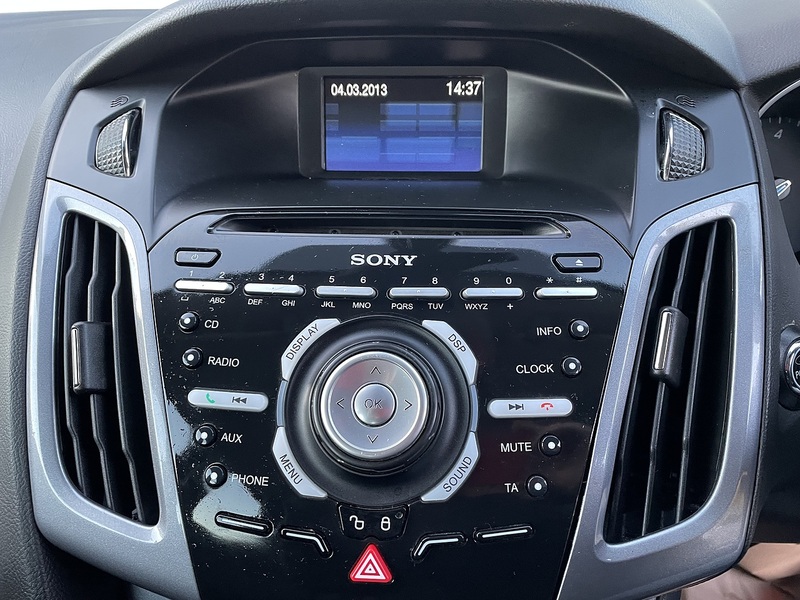 Ford 1.0T EcoBoost Titanium Hatchback 5dr Petrol Manual Euro 5 (s/s) (100 ps)