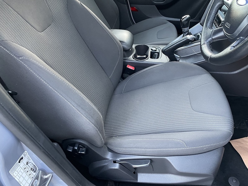 Ford 1.0T EcoBoost Titanium Hatchback 5dr Petrol Manual Euro 5 (s/s) (100 ps)