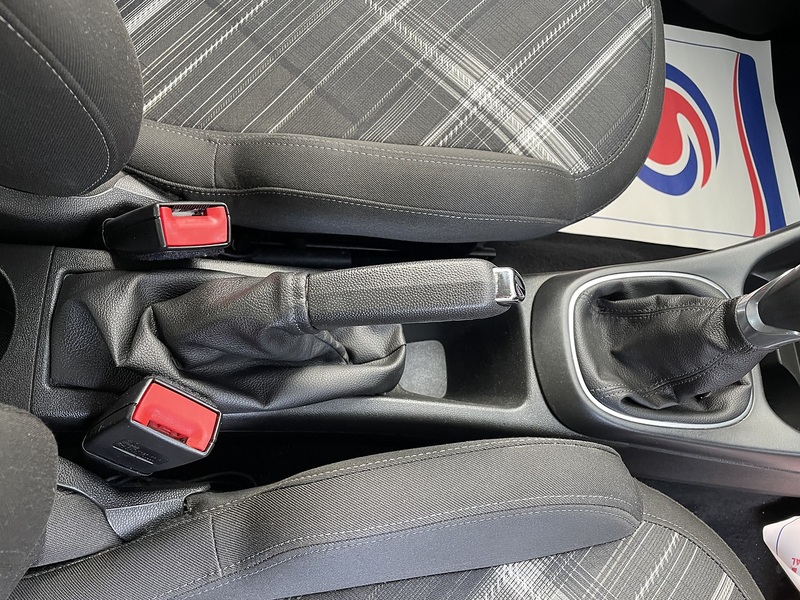 Vauxhall 1.2i Limited Edition Hatchback 3dr Petrol Manual Euro 6 (70 ps)