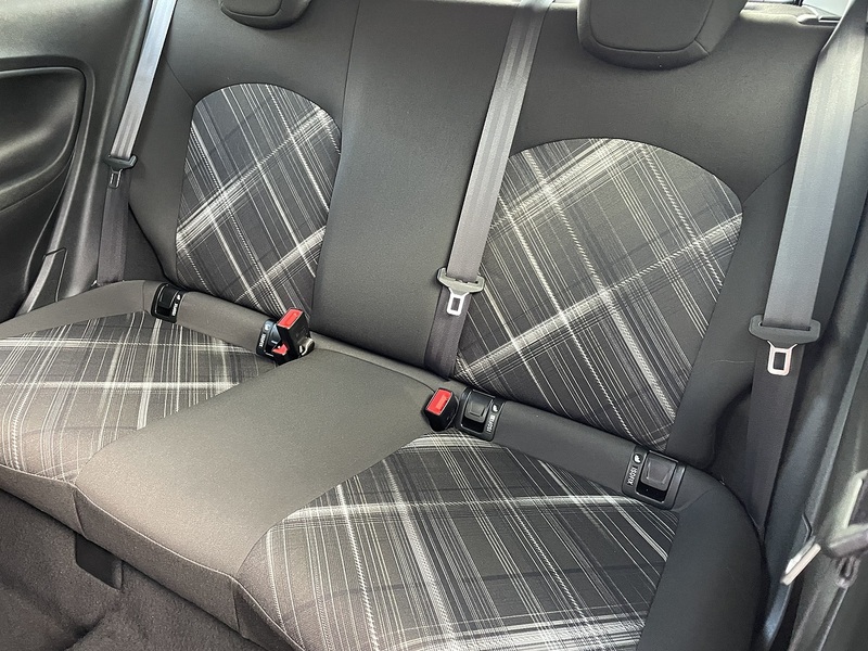 Vauxhall 1.2i Limited Edition Hatchback 3dr Petrol Manual Euro 6 (70 ps)