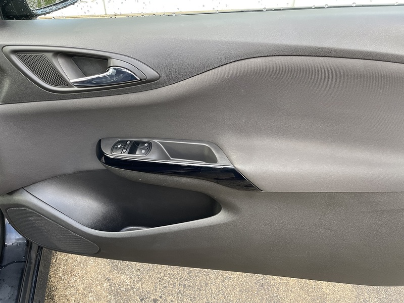 Vauxhall 1.2i Limited Edition Hatchback 3dr Petrol Manual Euro 6 (70 ps)