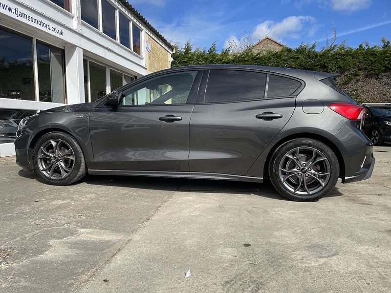 Ford 1.0T EcoBoost ST-Line Hatchback 5dr Petrol Manual Euro 6 (s/s) (125 ps)