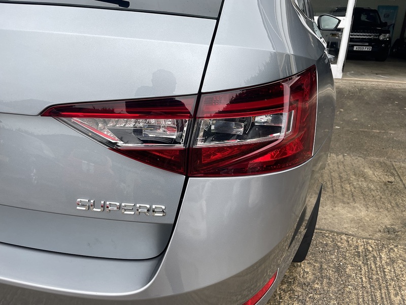 Skoda 2.0 TSI SE L Executive Estate 5dr Petrol DSG Euro 6 (s/s) (220 ps)