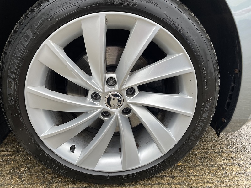 Skoda 2.0 TSI SE L Executive Estate 5dr Petrol DSG Euro 6 (s/s) (220 ps)