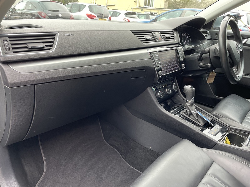 Skoda 2.0 TSI SE L Executive Estate 5dr Petrol DSG Euro 6 (s/s) (220 ps)