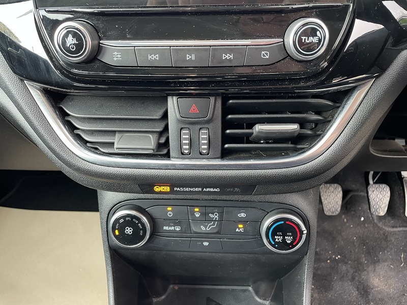 Ford 1.0T EcoBoost Zetec Hatchback 5dr Petrol Manual Euro 6 (s/s) (100 ps)