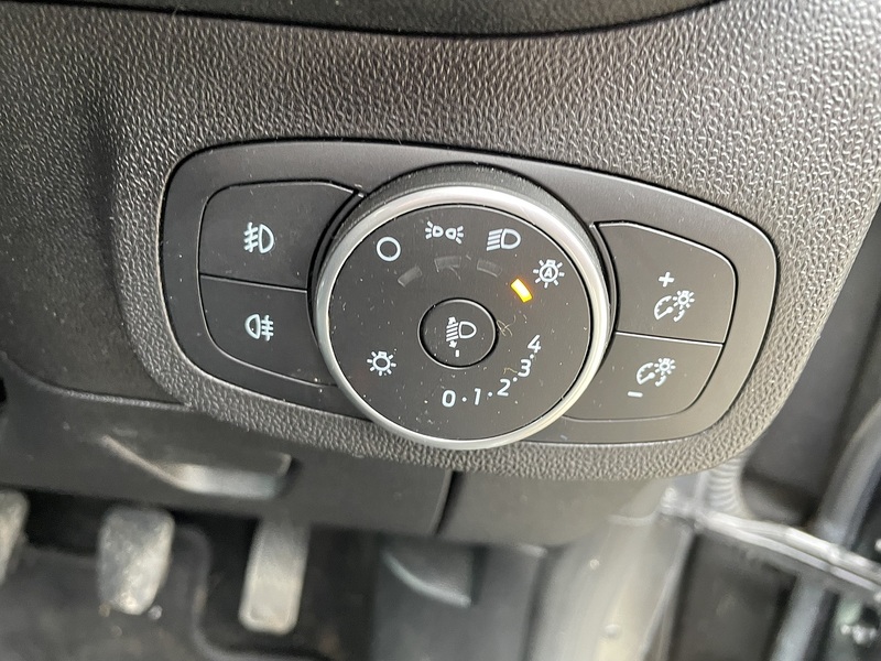 Ford 1.0T EcoBoost Zetec Hatchback 5dr Petrol Manual Euro 6 (s/s) (100 ps)