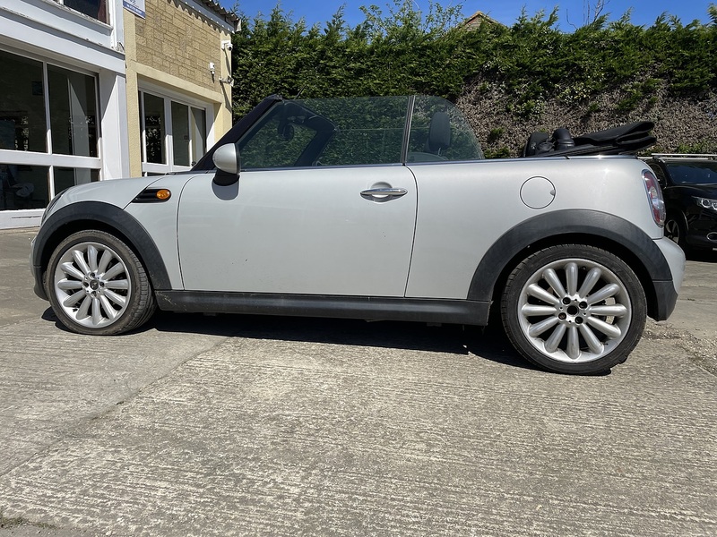 MINI 1.6 Cooper D Convertible 2dr Diesel Manual Euro 5 (s/s) (112 ps)