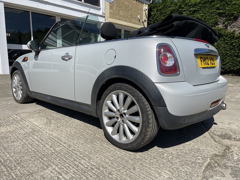 MINI 1.6 Cooper D Convertible 2dr Diesel Manual Euro 5 (s/s) (112 ps)