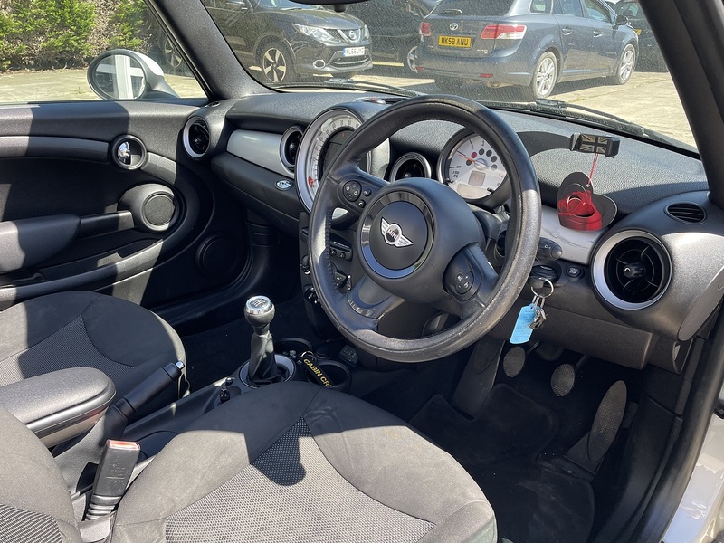 MINI 1.6 Cooper D Convertible 2dr Diesel Manual Euro 5 (s/s) (112 ps)