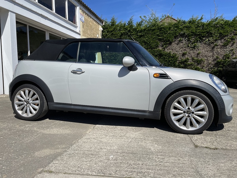 MINI 1.6 Cooper D Convertible 2dr Diesel Manual Euro 5 (s/s) (112 ps)