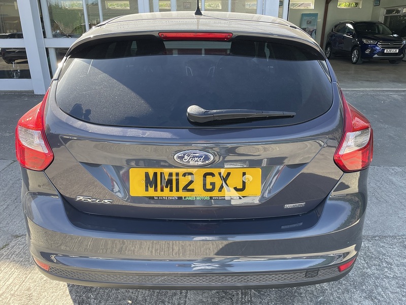 Ford 1.0T EcoBoost Zetec Hatchback 5dr Petrol Manual Euro 5 (s/s) (100 ps)